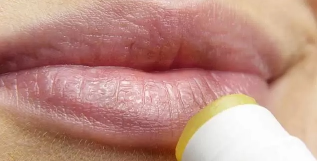 What is Lip Peeling