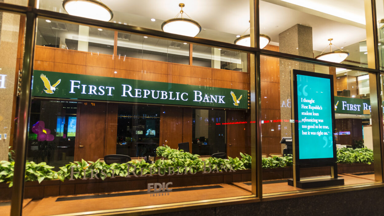 first republic bank 590928